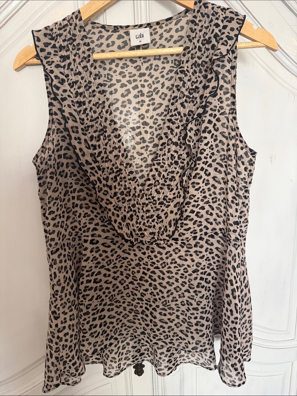 Cabi Leopard Print Sheer Sleeveless Ruffle Blouse Work Mob Wife Dinner Size M